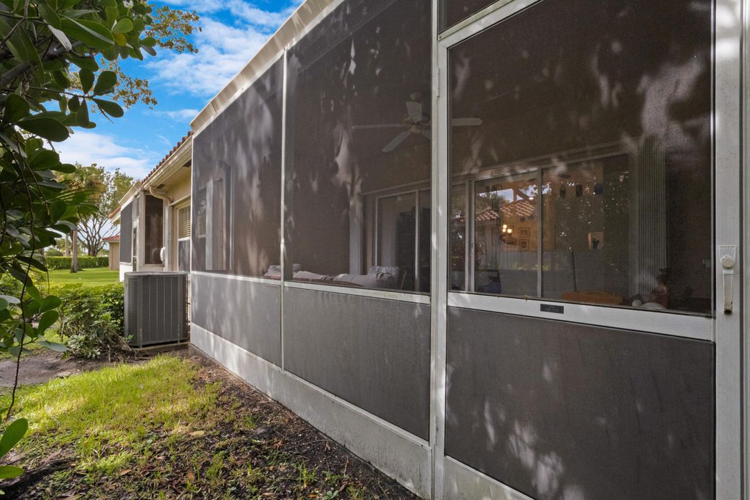 合同活跃: $359,900 (2 贝兹, 2 浴室, 1500 平方英尺)