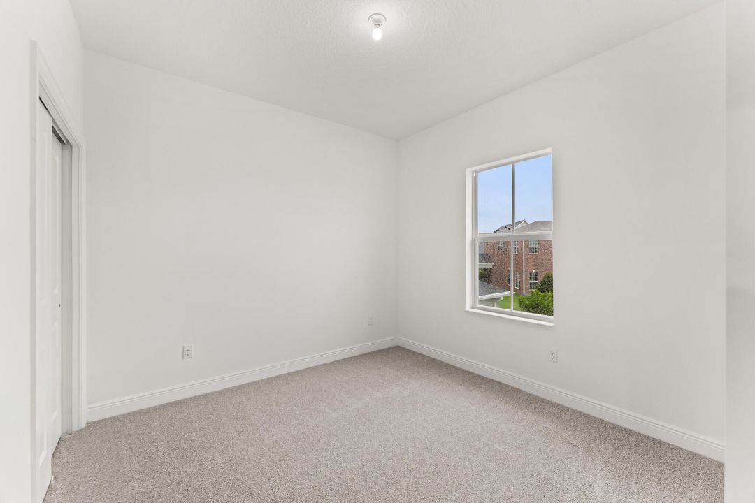 Под контрактом: $619,842 (3 спален, 2 ванн, 1943 Квадратных фут)