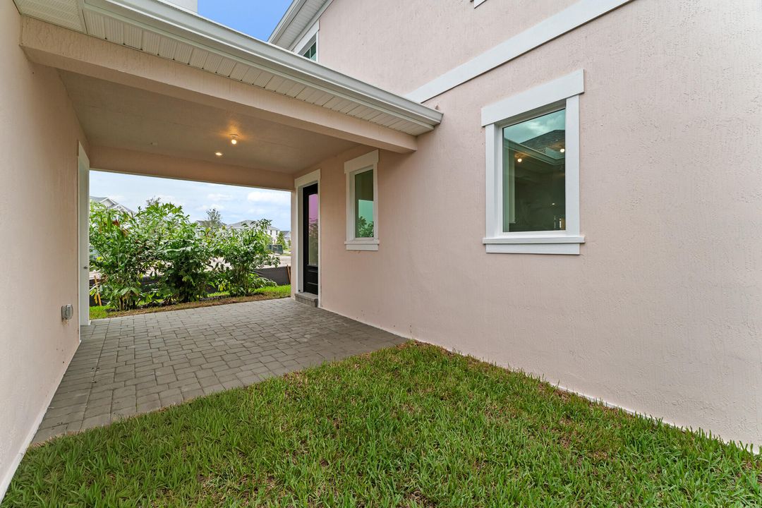 Под контрактом: $619,842 (3 спален, 2 ванн, 1943 Квадратных фут)