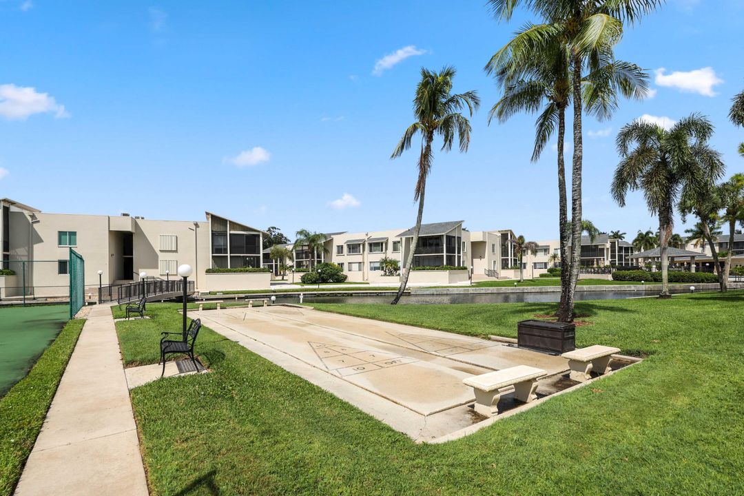 En Venta: $250,000 (2 camas, 2 baños, 1126 Pies cuadrados)