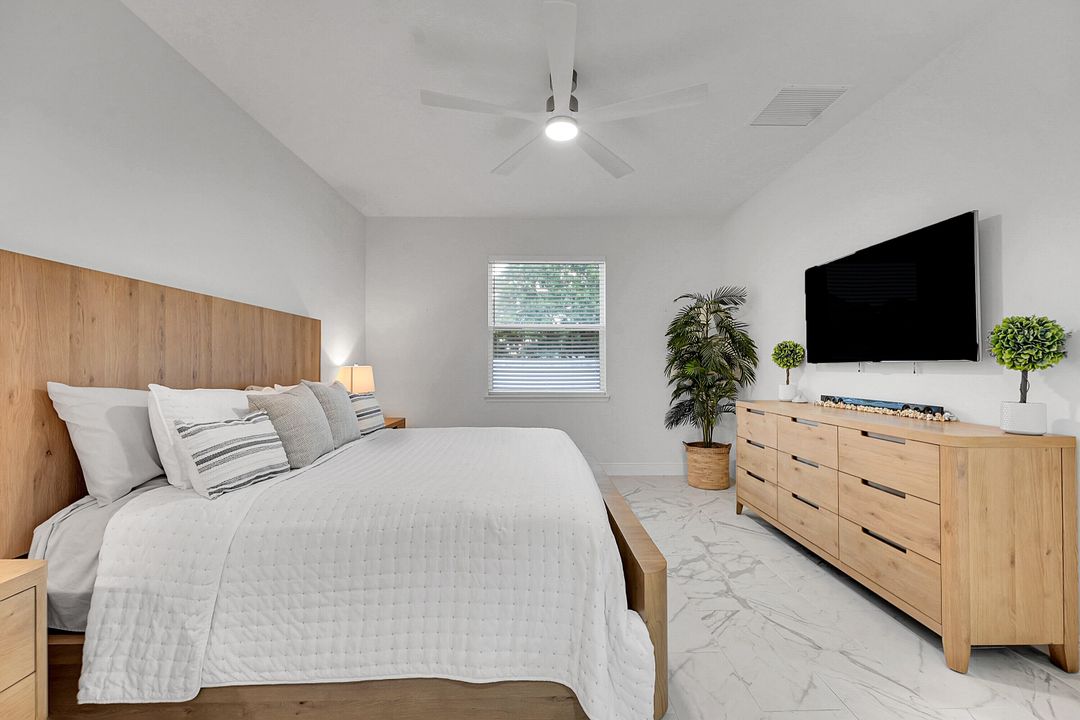 合同活跃: $460,000 (4 贝兹, 2 浴室, 1773 平方英尺)