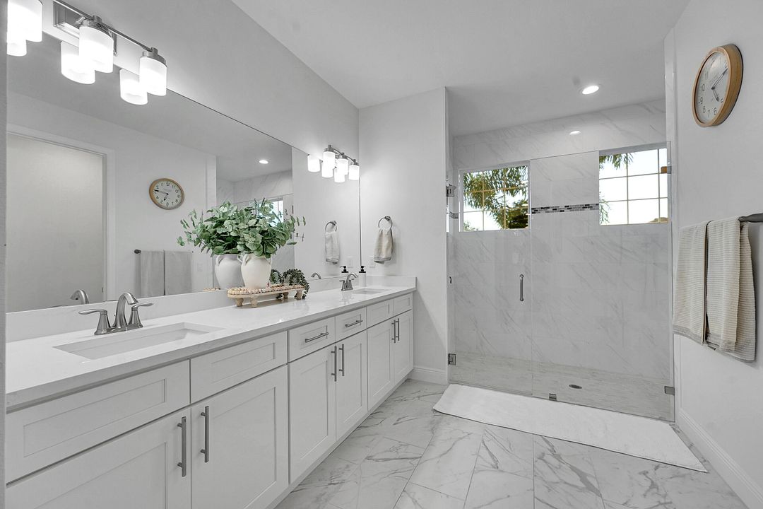 合同活跃: $460,000 (4 贝兹, 2 浴室, 1773 平方英尺)