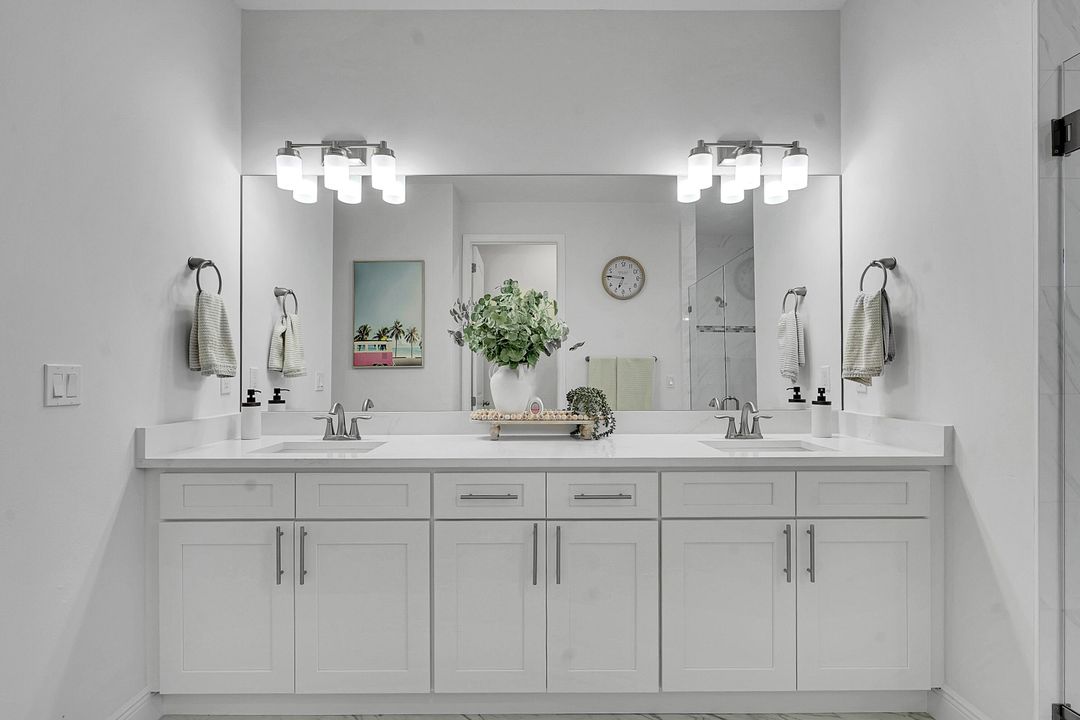 合同活跃: $460,000 (4 贝兹, 2 浴室, 1773 平方英尺)