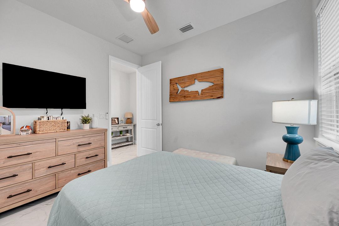 合同活跃: $460,000 (4 贝兹, 2 浴室, 1773 平方英尺)