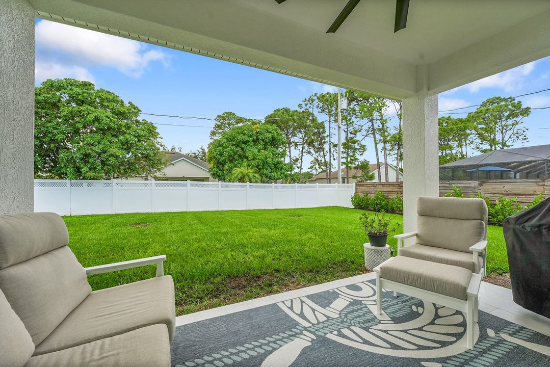 合同活跃: $460,000 (4 贝兹, 2 浴室, 1773 平方英尺)