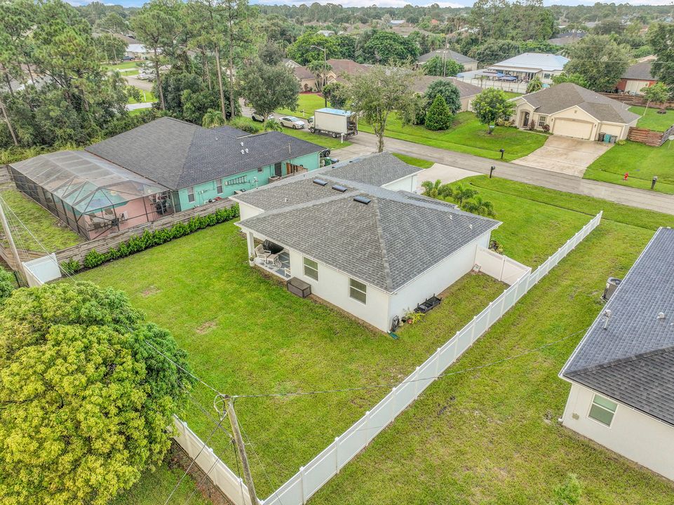 合同活跃: $460,000 (4 贝兹, 2 浴室, 1773 平方英尺)