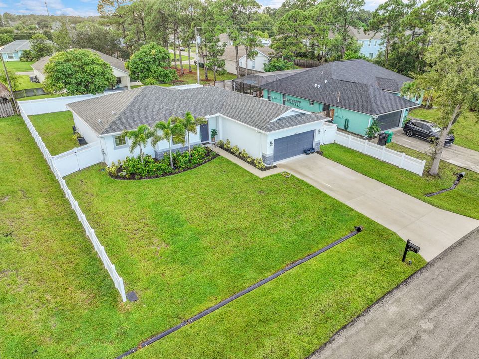 合同活跃: $460,000 (4 贝兹, 2 浴室, 1773 平方英尺)