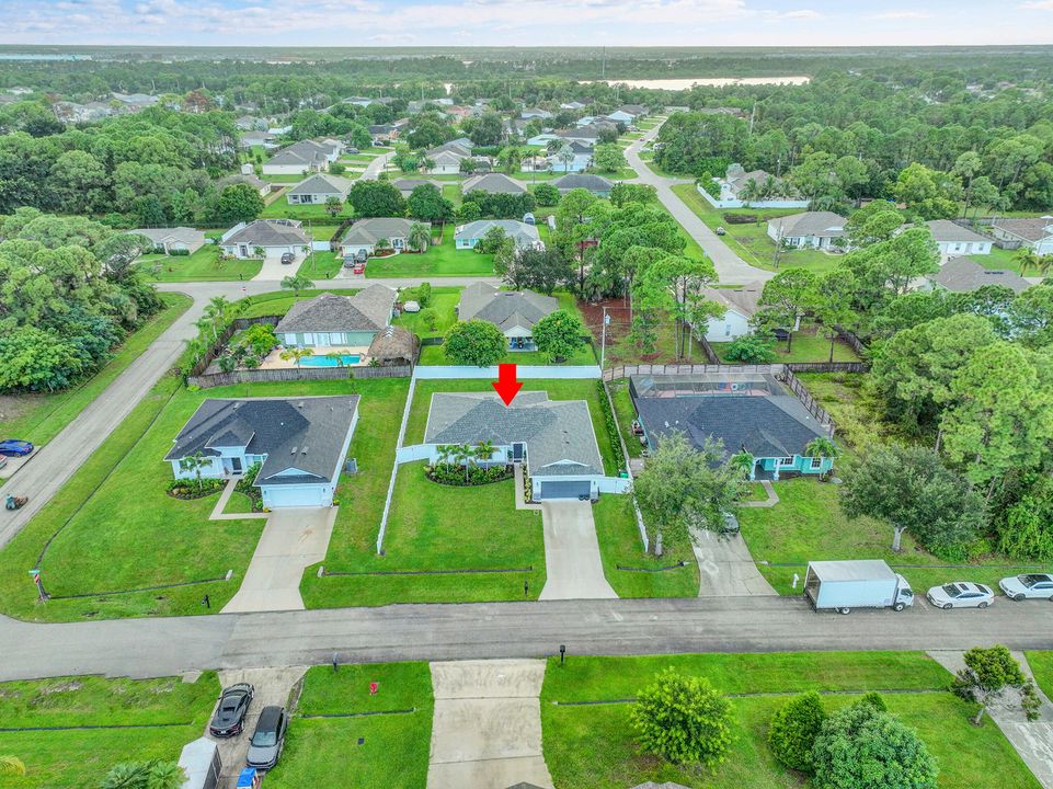 合同活跃: $460,000 (4 贝兹, 2 浴室, 1773 平方英尺)