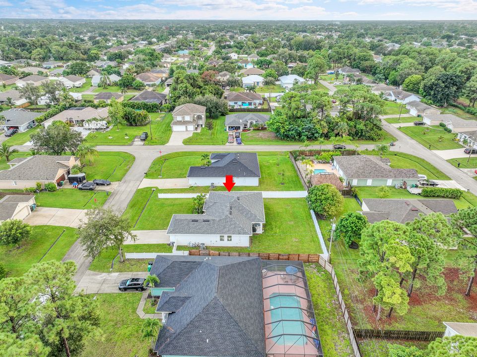 合同活跃: $460,000 (4 贝兹, 2 浴室, 1773 平方英尺)