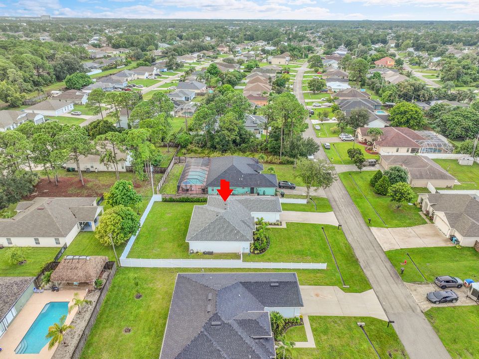 合同活跃: $460,000 (4 贝兹, 2 浴室, 1773 平方英尺)