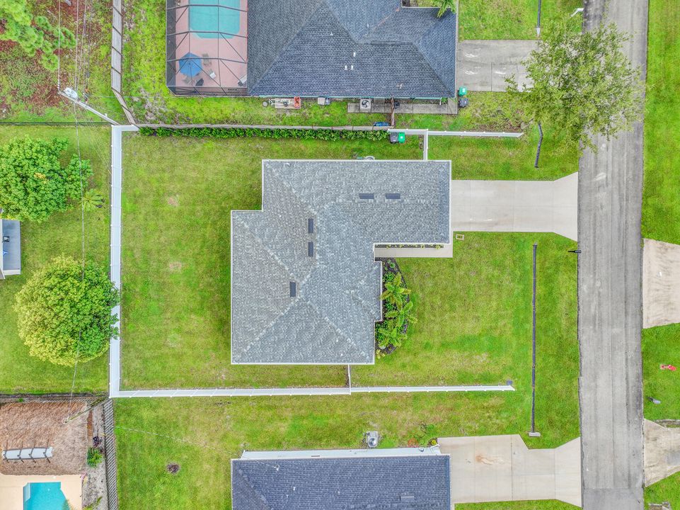 合同活跃: $460,000 (4 贝兹, 2 浴室, 1773 平方英尺)