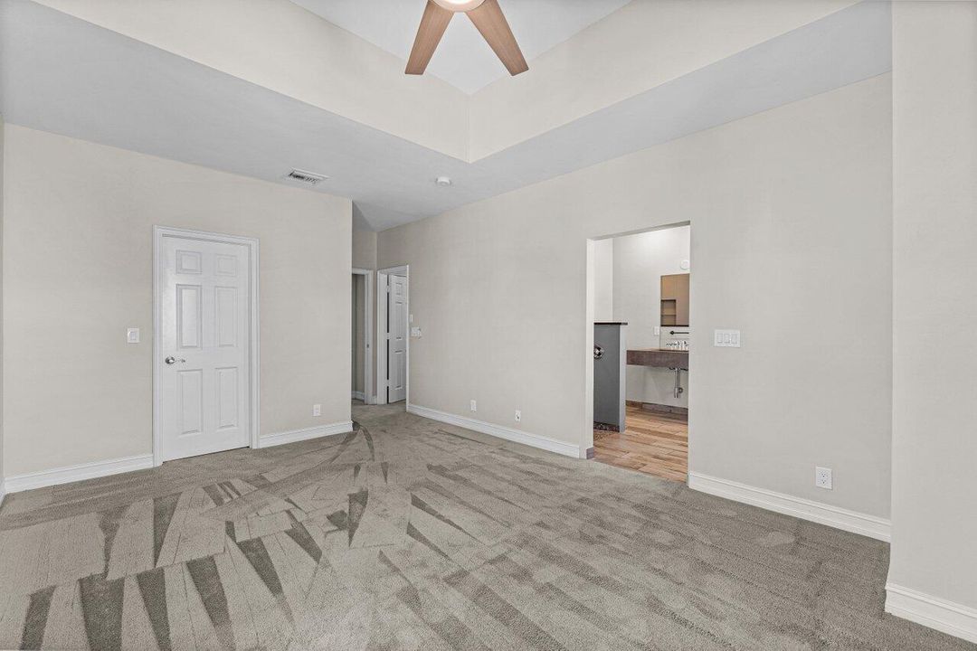 Active With Contract: $3,800 (3 beds, 2 baths, 1930 Square Feet)