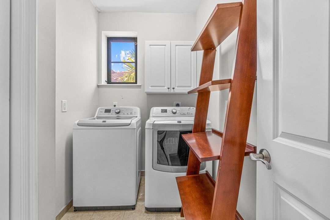 Active With Contract: $3,800 (3 beds, 2 baths, 1930 Square Feet)