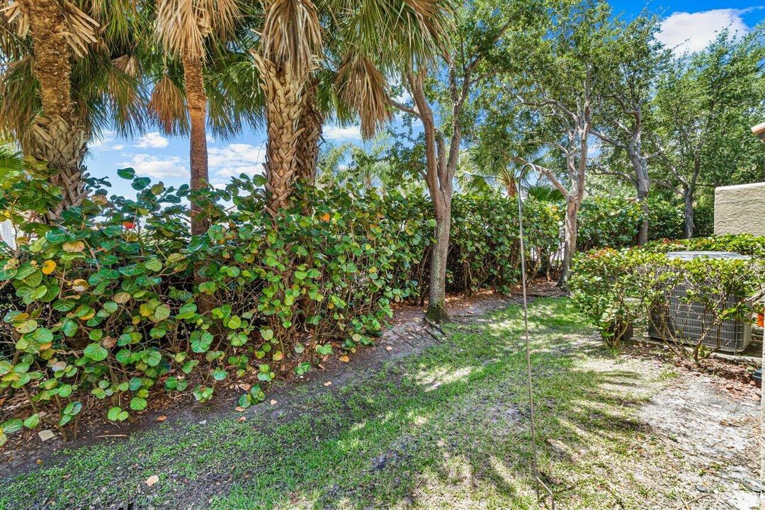 Active With Contract: $3,800 (3 beds, 2 baths, 1930 Square Feet)