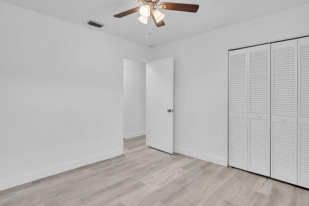 Active With Contract: $315,000 (3 beds, 2 baths, 1375 Square Feet)