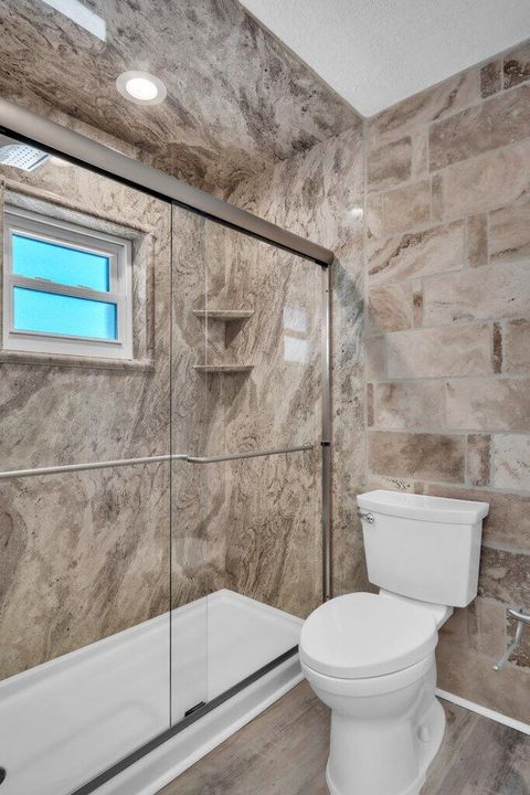 Active With Contract: $315,000 (3 beds, 2 baths, 1375 Square Feet)