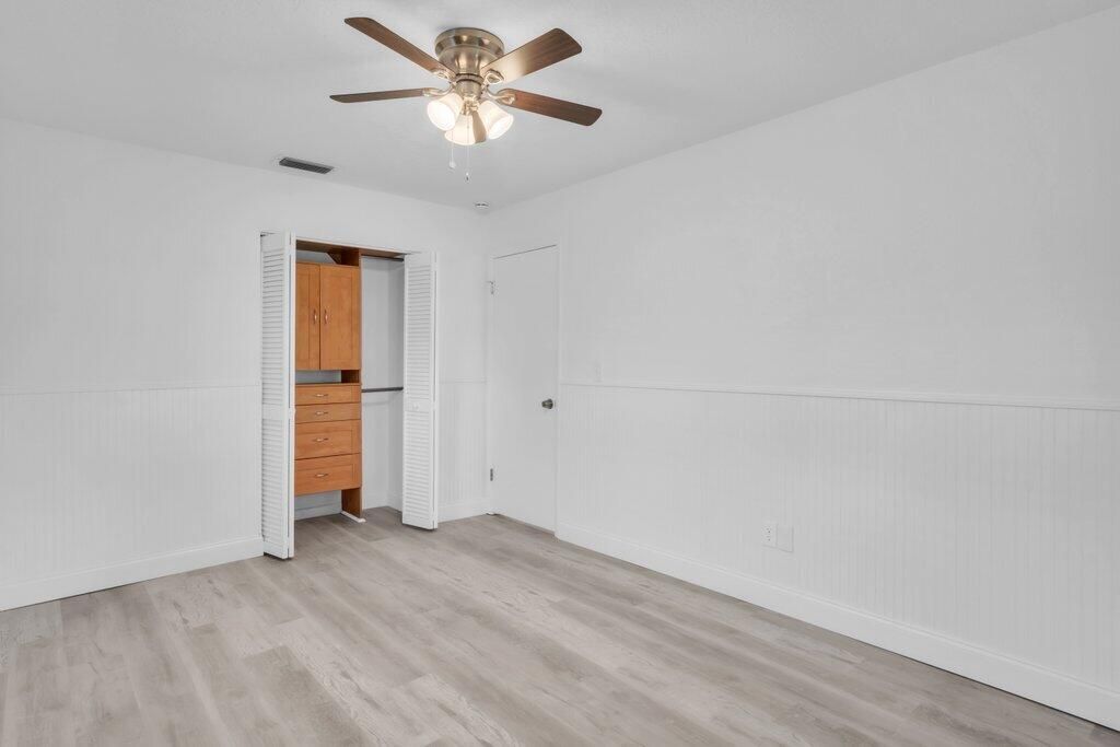 Active With Contract: $315,000 (3 beds, 2 baths, 1375 Square Feet)