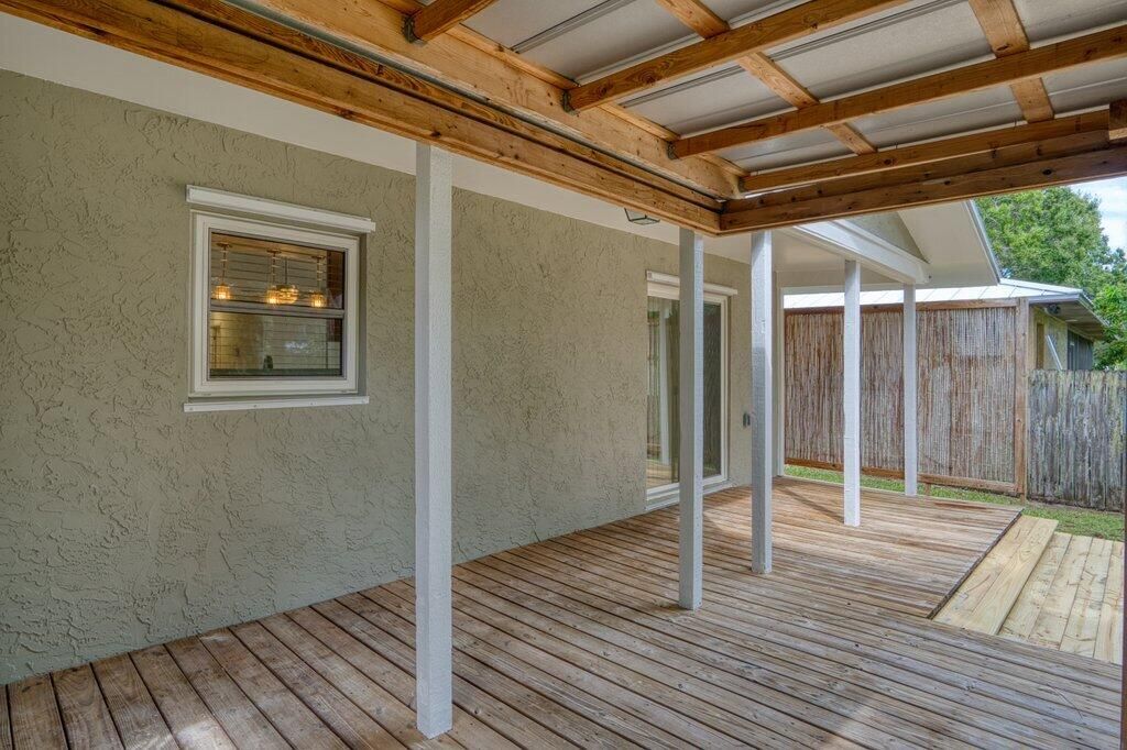 Active With Contract: $315,000 (3 beds, 2 baths, 1375 Square Feet)