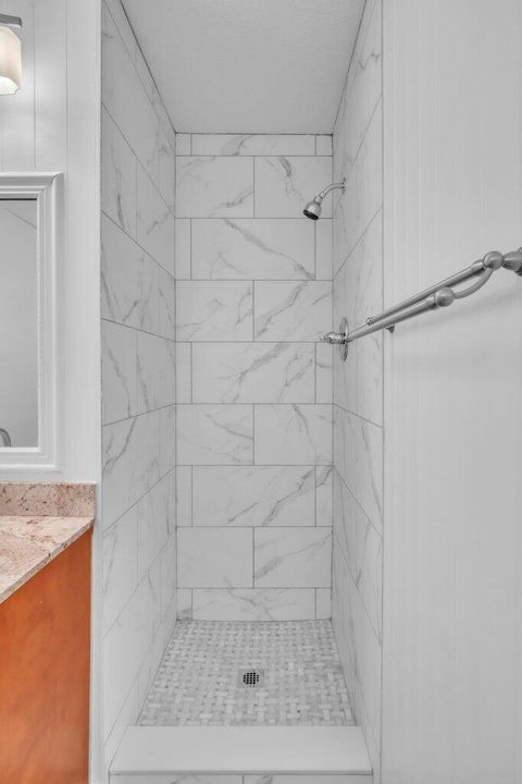 Active With Contract: $315,000 (3 beds, 2 baths, 1375 Square Feet)