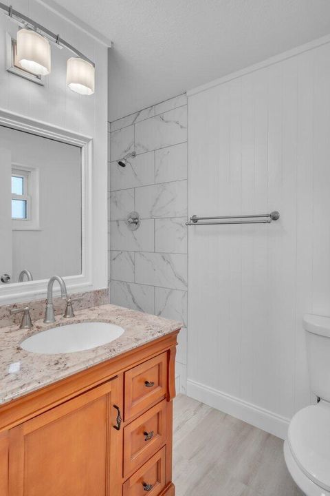 Active With Contract: $315,000 (3 beds, 2 baths, 1375 Square Feet)