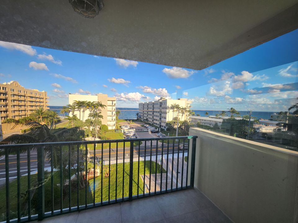 For Rent: $7,000 (2 beds, 2 baths, 1270 Square Feet)