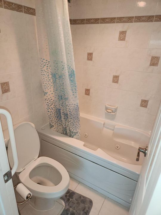 For Rent: $7,000 (2 beds, 2 baths, 1270 Square Feet)