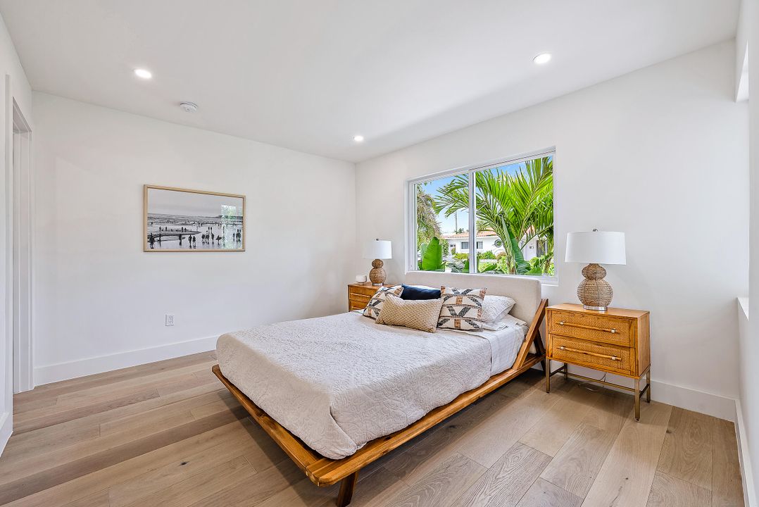 For Rent: $25,000 (5 beds, 3 baths, 2440 Square Feet)