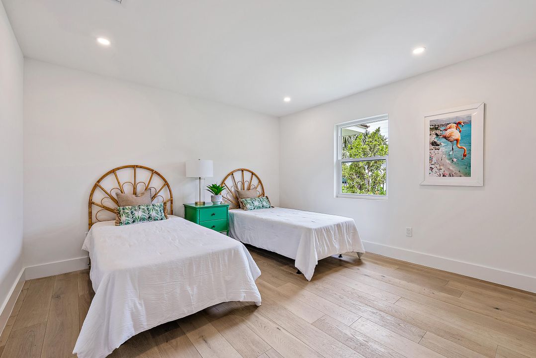 For Rent: $25,000 (5 beds, 3 baths, 2440 Square Feet)