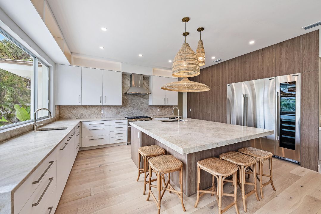 For Rent: $25,000 (5 beds, 3 baths, 2440 Square Feet)