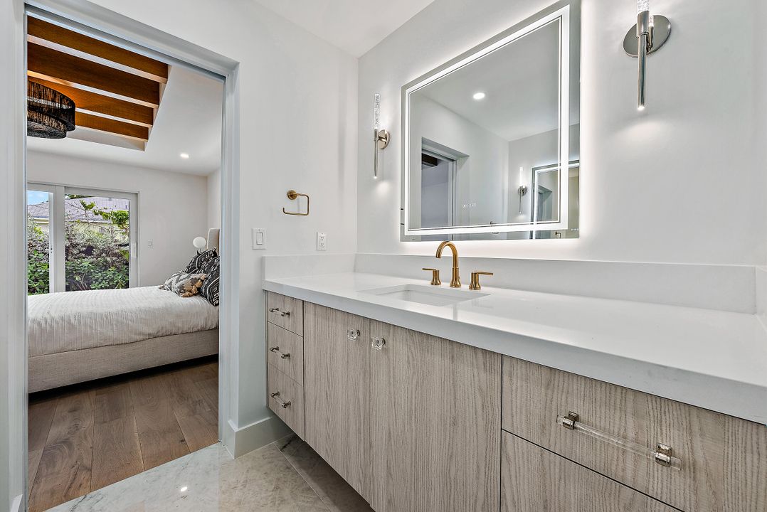 For Rent: $25,000 (5 beds, 3 baths, 2440 Square Feet)