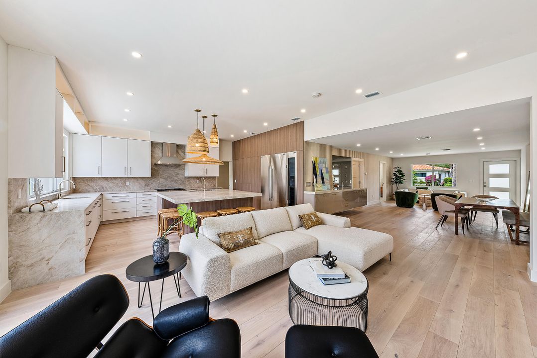 For Rent: $25,000 (5 beds, 3 baths, 2440 Square Feet)