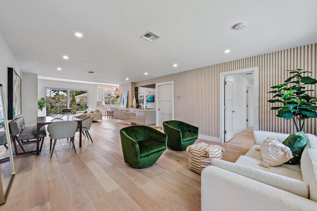 For Rent: $25,000 (5 beds, 3 baths, 2440 Square Feet)