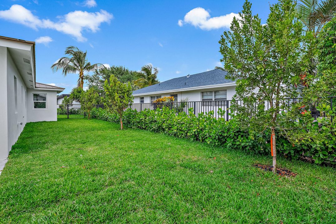 For Rent: $25,000 (5 beds, 3 baths, 2440 Square Feet)