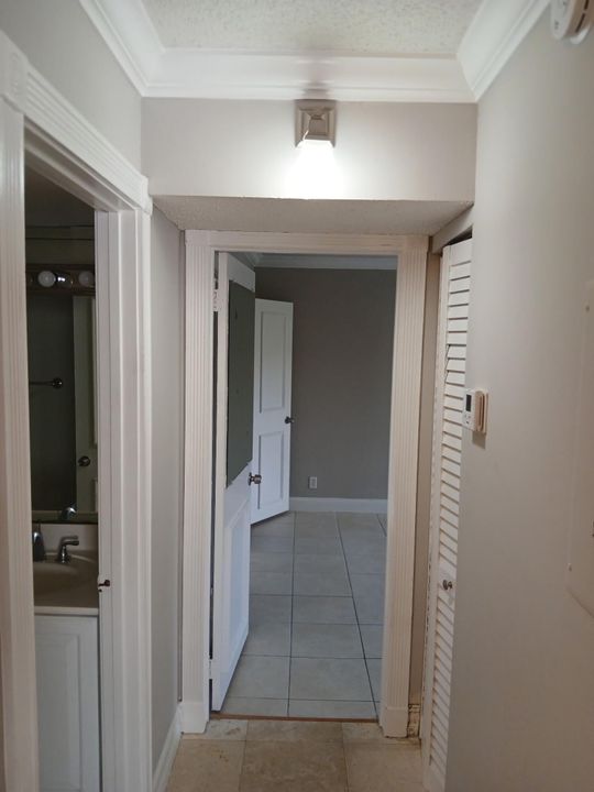 Под контрактом: $1,900 (2 спален, 2 ванн, 887 Квадратных фут)