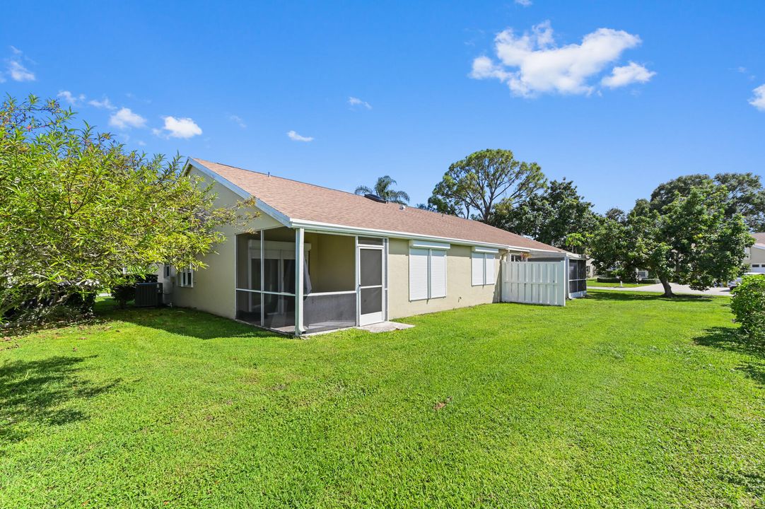 合同活跃: $195,000 (2 贝兹, 2 浴室, 1220 平方英尺)