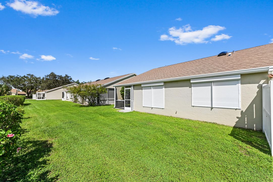 合同活跃: $195,000 (2 贝兹, 2 浴室, 1220 平方英尺)