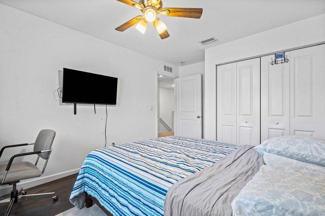 Под контрактом: $3,300 (4 спален, 2 ванн, 1743 Квадратных фут)