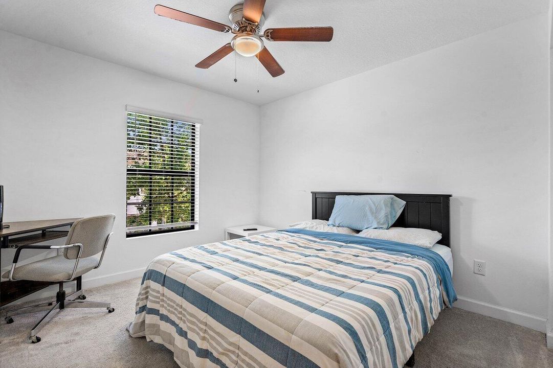 Под контрактом: $3,300 (4 спален, 2 ванн, 1743 Квадратных фут)