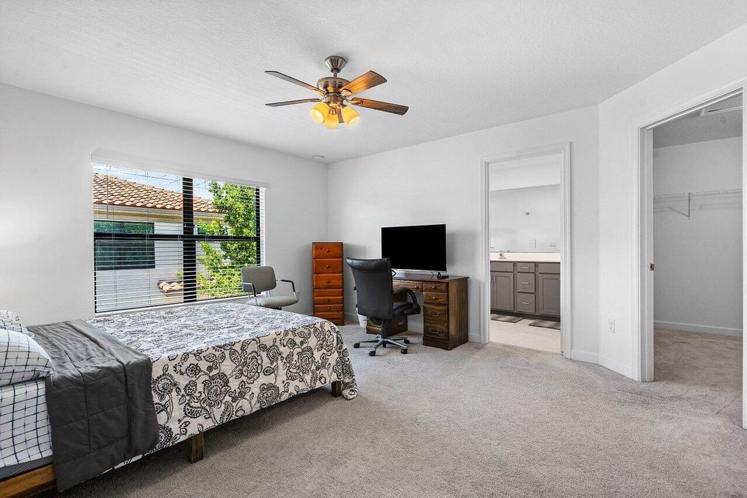 Под контрактом: $3,300 (4 спален, 2 ванн, 1743 Квадратных фут)