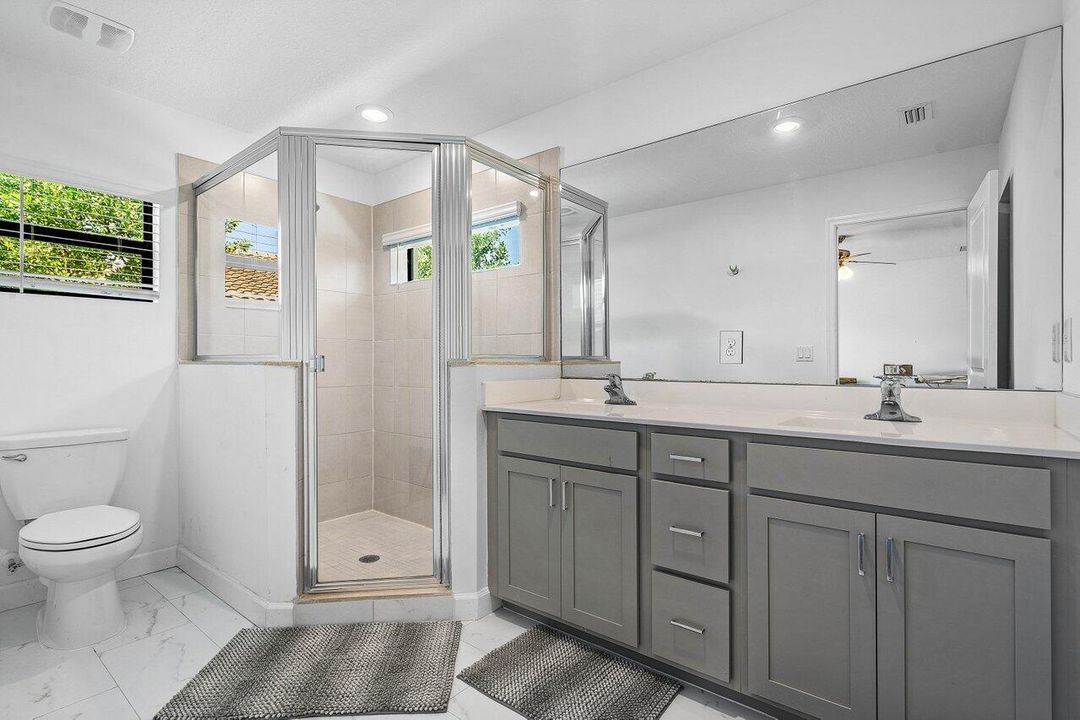 Под контрактом: $3,300 (4 спален, 2 ванн, 1743 Квадратных фут)