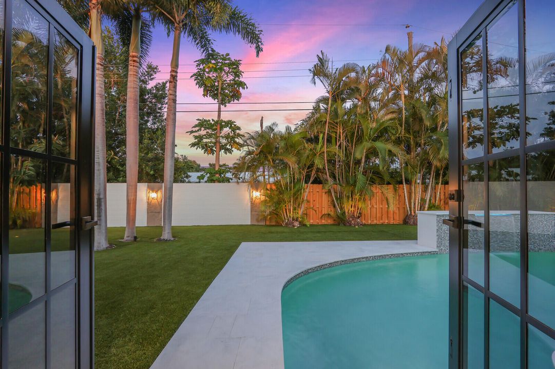 For Sale: $1,995,000 (4 beds, 4 baths, 3413 Square Feet)