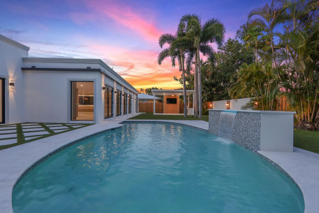 For Sale: $1,995,000 (4 beds, 4 baths, 3413 Square Feet)