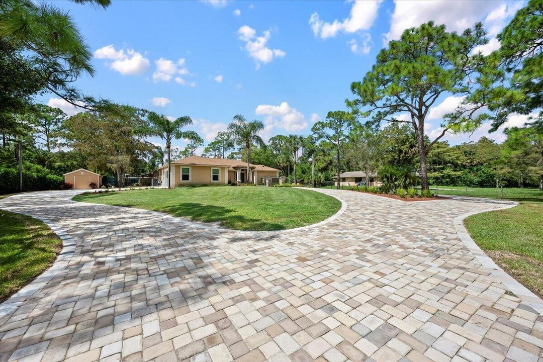 For Sale: $1,195,000 (3 beds, 3 baths, 2343 Square Feet)