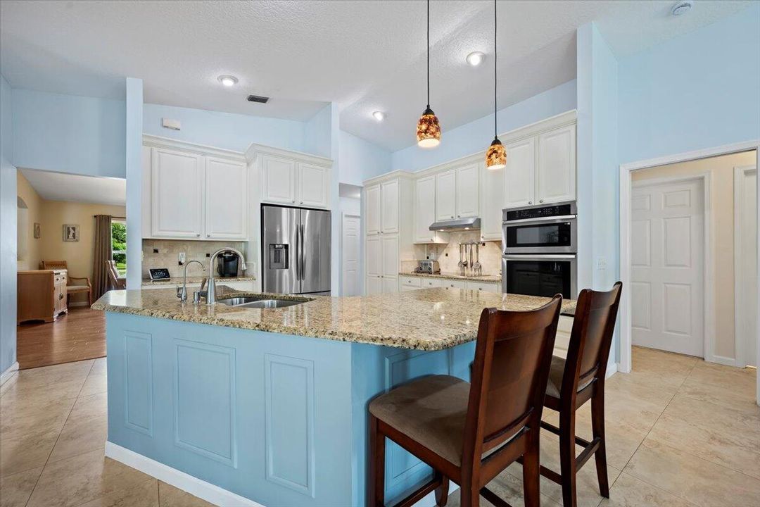 For Sale: $1,195,000 (3 beds, 3 baths, 2343 Square Feet)