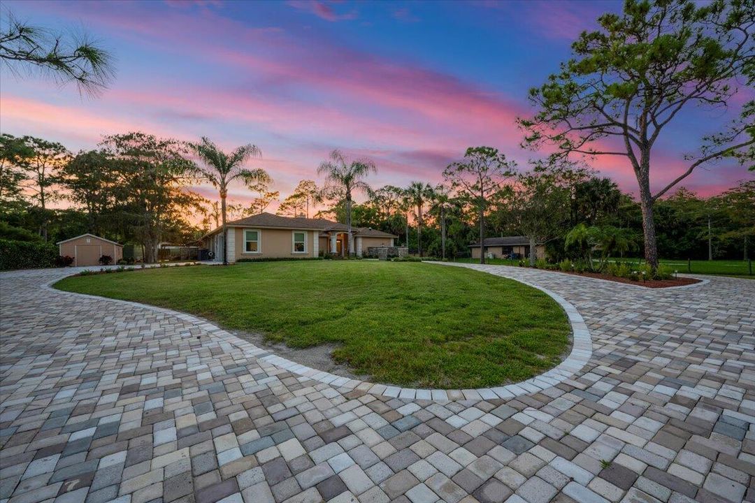 For Sale: $1,195,000 (3 beds, 3 baths, 2343 Square Feet)