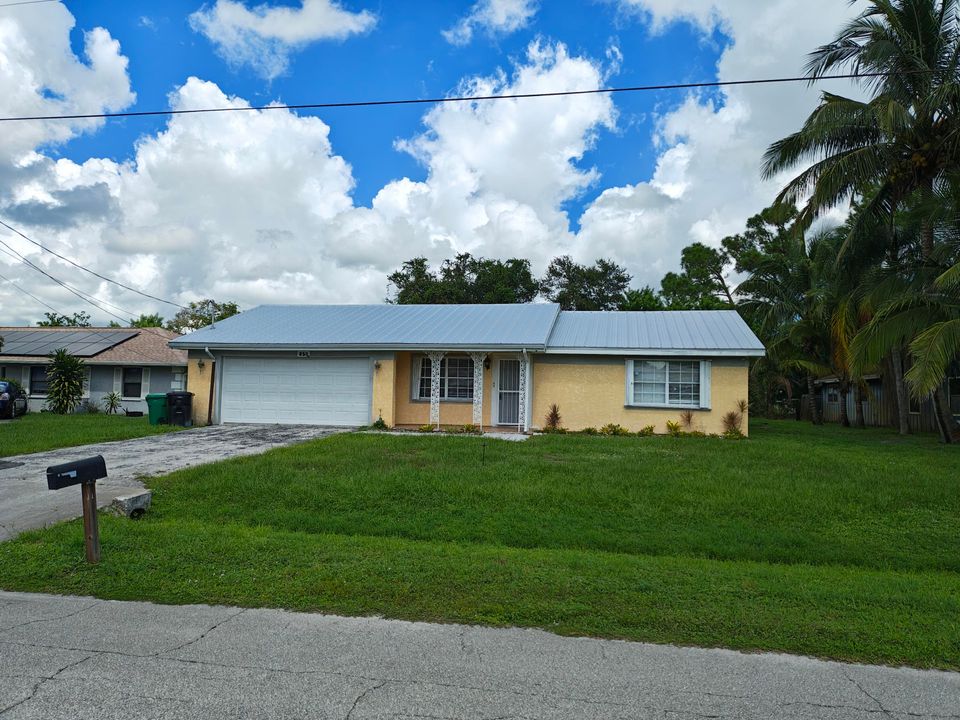 Recently Rented: $2,000 (3 beds, 2 baths, 1162 Square Feet)