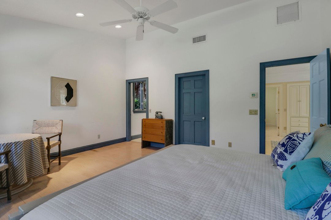 For Sale: $1,695,000 (4 beds, 5 baths, 5297 Square Feet)