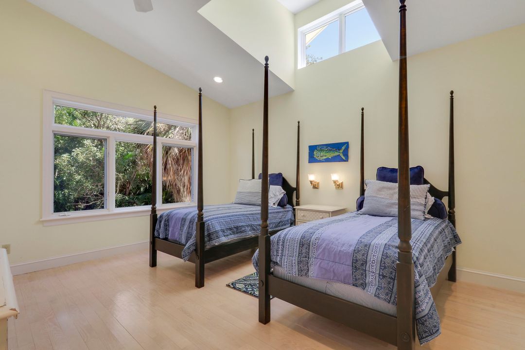 For Sale: $1,695,000 (4 beds, 5 baths, 5297 Square Feet)