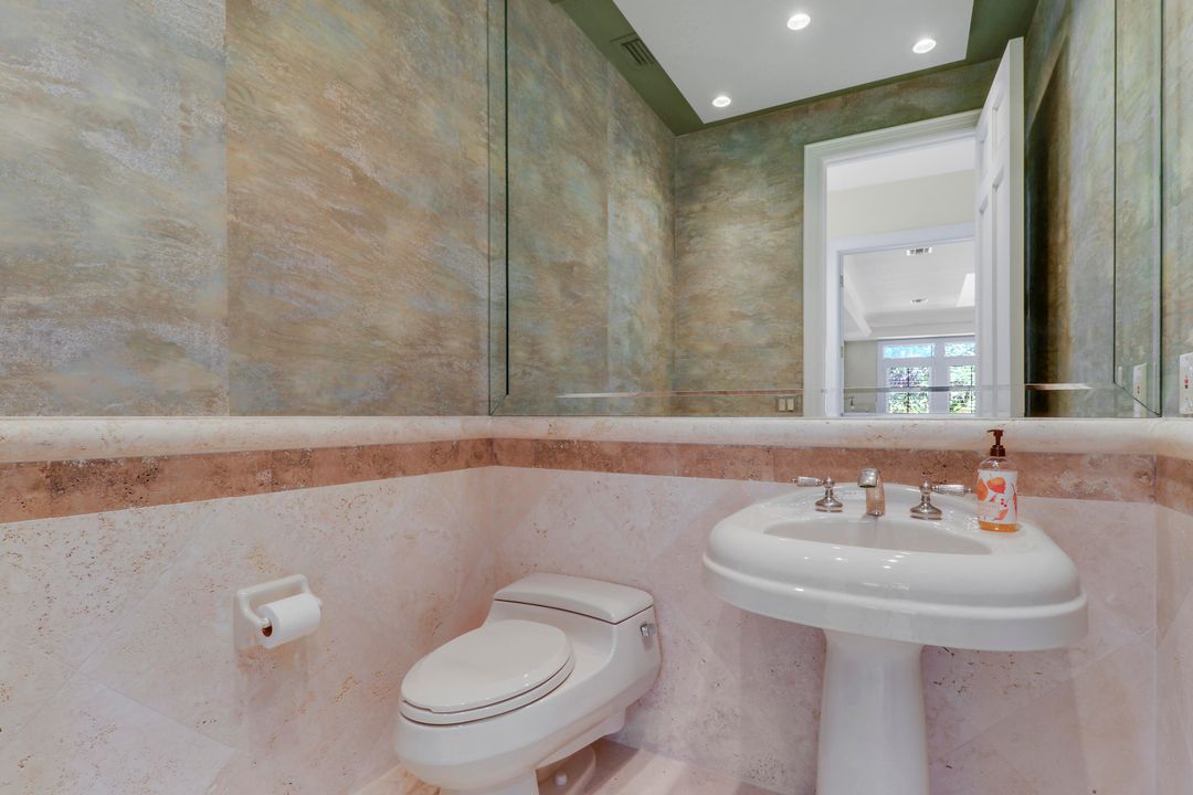 For Sale: $1,695,000 (4 beds, 5 baths, 5297 Square Feet)