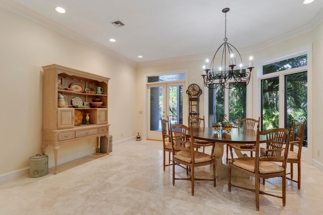 For Sale: $1,695,000 (4 beds, 5 baths, 5297 Square Feet)